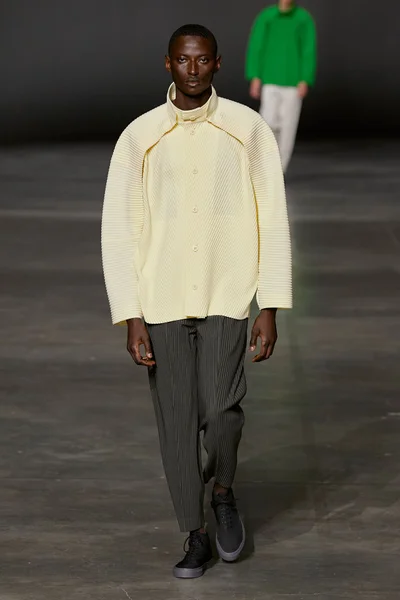 Look 1